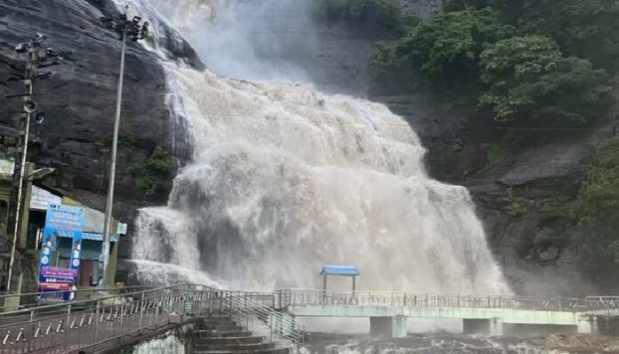kutralam main falls